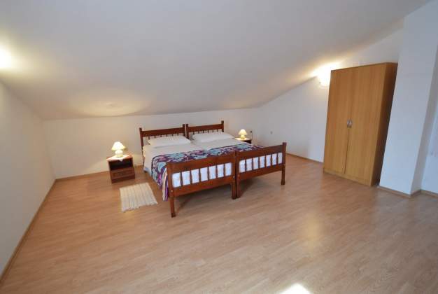 Apartma Lakić 2, za 4 osebe, blizu plaže v Artatoreju