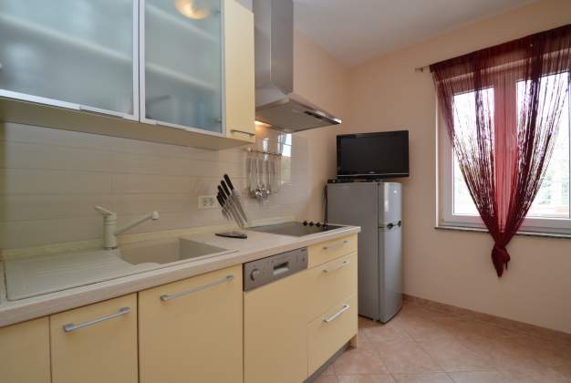 Apartment Ljiljana 2 - Punta Križa, Cres, Croatia