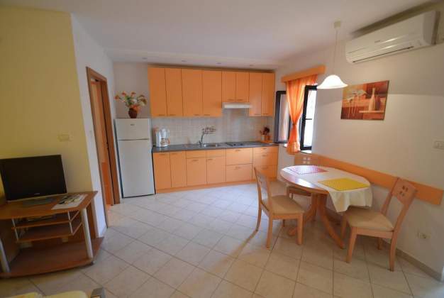 Apartmaji Neda 2 - enostaven in sproščujoč odih za 2 osebi, Mali Lošinj