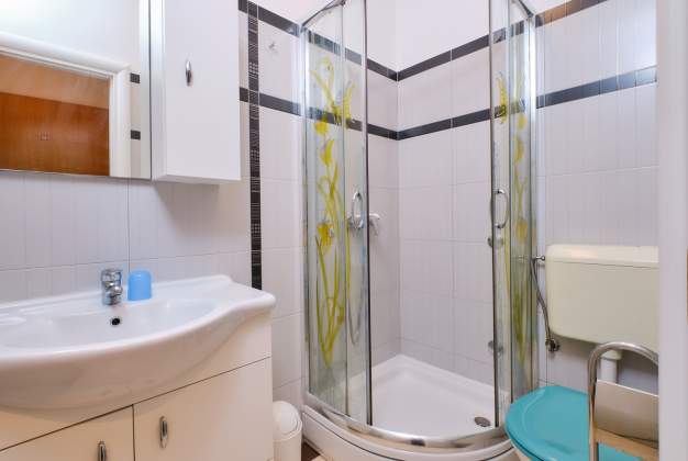 Apartma Orangina 1 - pogled na morje, blizu centra in plaže Sv. Martin, Mali Lošinj