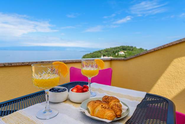 Ferienwohnung Ruža 2, Geräumige Wohnung mit Meerblick, Mali Losinj