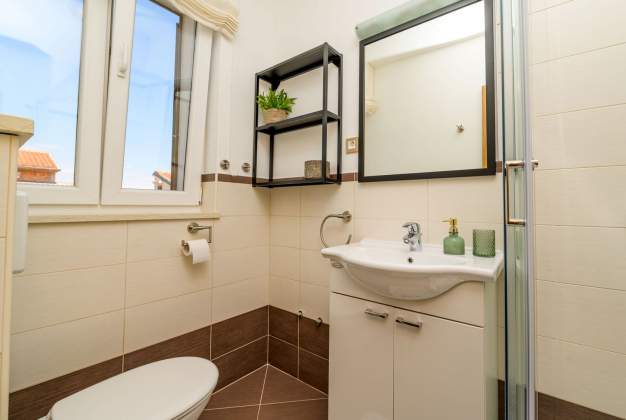 Apartma Ruža 3, Prostoren, luksuzen apartma z jacuzzijem, Mali Lošinj