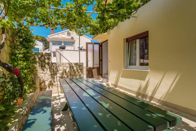 Apartma Natali 1 slikovita lokacija ob uvali Čikat, Mali Lošinj