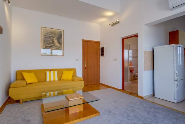 Ferienwohnung Natali 1 Malerische Lage bei der Čikat Bucht, Mali Lošinj