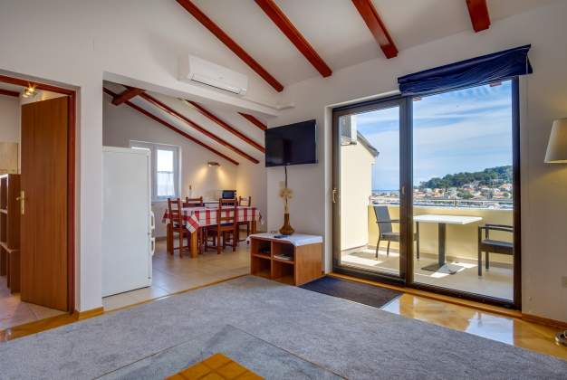 Apartma Natali 1 slikovita lokacija ob uvali Čikat, Mali Lošinj