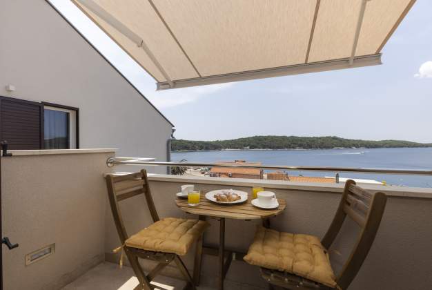 Apartment Daniela 1 - Mali Losinj, Croatia