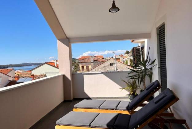 Ferienwohnung Ivana für 5 Personen mit Blick auf den Hafen, Mali Lošinj