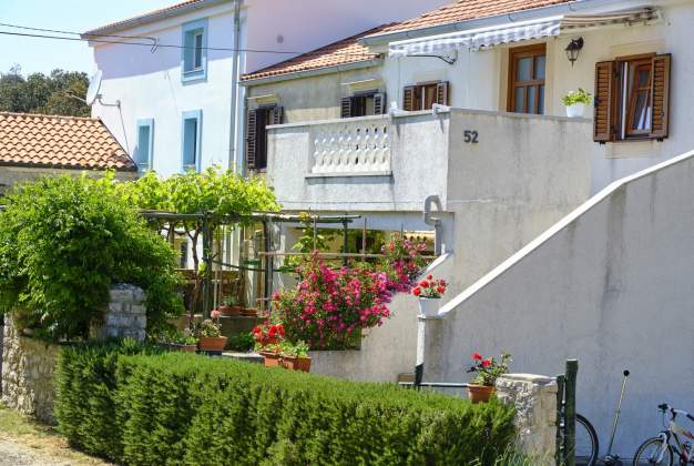 Apartment Maruči 1 - Aufenthalt im Einklang mit der Natur für 4 Personen in Stivan, Cres.