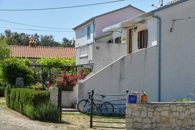 Apartment Maruči 1 - Aufenthalt im Einklang mit der Natur für 4 Personen in Stivan, Cres.