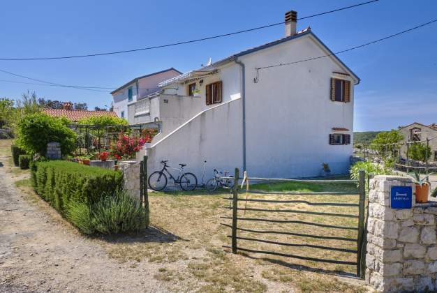 Apartment Maruči 1 - Aufenthalt im Einklang mit der Natur für 4 Personen in Stivan, Cres.