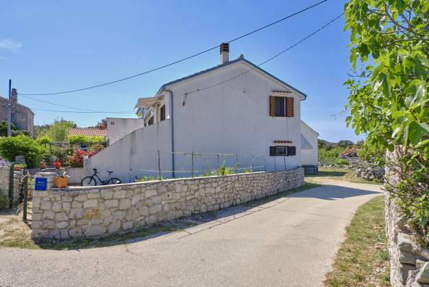 Apartment Maruči 1 - Aufenthalt im Einklang mit der Natur für 4 Personen in Stivan, Cres.