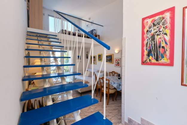 Apartment Vitorio 4 - Unterkunft für 2 Personen in der Bucht Valdarke, Mali Lošinj, Kroatien.