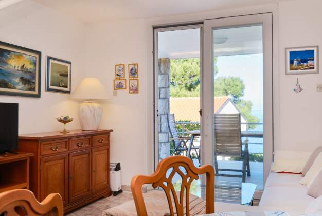 Apartment Vitorio 4 - Unterkunft für 2 Personen in der Bucht Valdarke, Mali Lošinj, Kroatien.