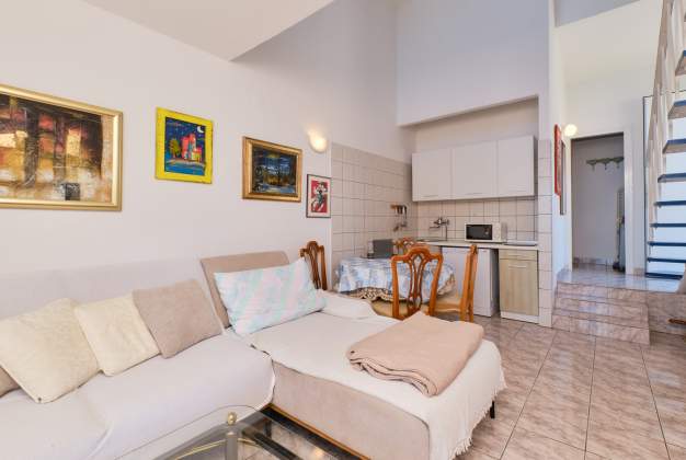 Apartment Vitorio 4 - Unterkunft für 2 Personen in der Bucht Valdarke, Mali Lošinj, Kroatien.