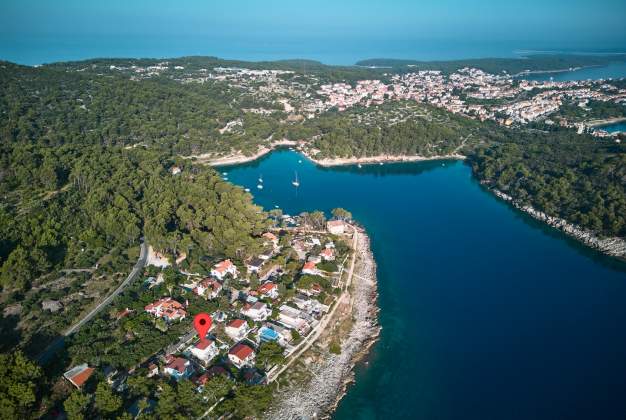 Apartment Vitorio 4 - Unterkunft für 2 Personen in der Bucht Valdarke, Mali Lošinj, Kroatien.