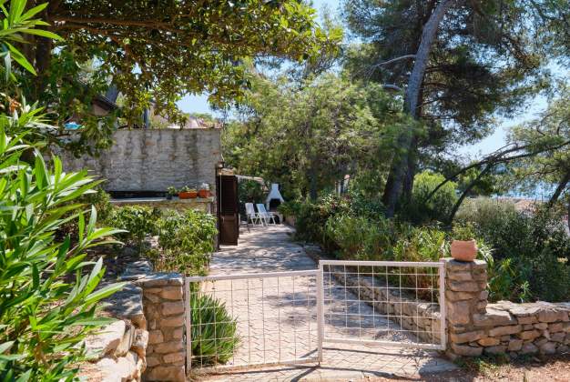 Studio Mirta, umgeben von Grün in Poljana, Mali Lošinj