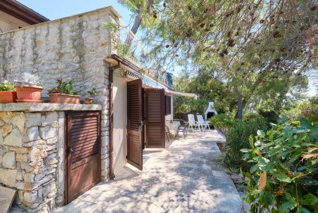 Studio Mirta, umgeben von Grün in Poljana, Mali Lošinj