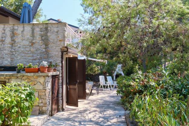 Studio Mirta, umgeben von Grün in Poljana, Mali Lošinj